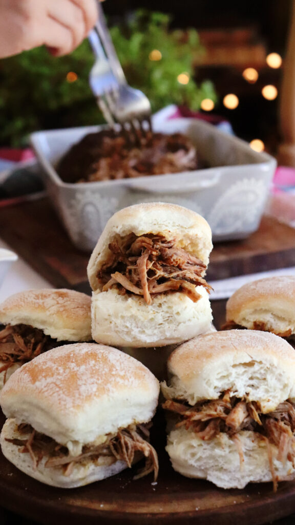 Sándwiches de carne desmenuzada