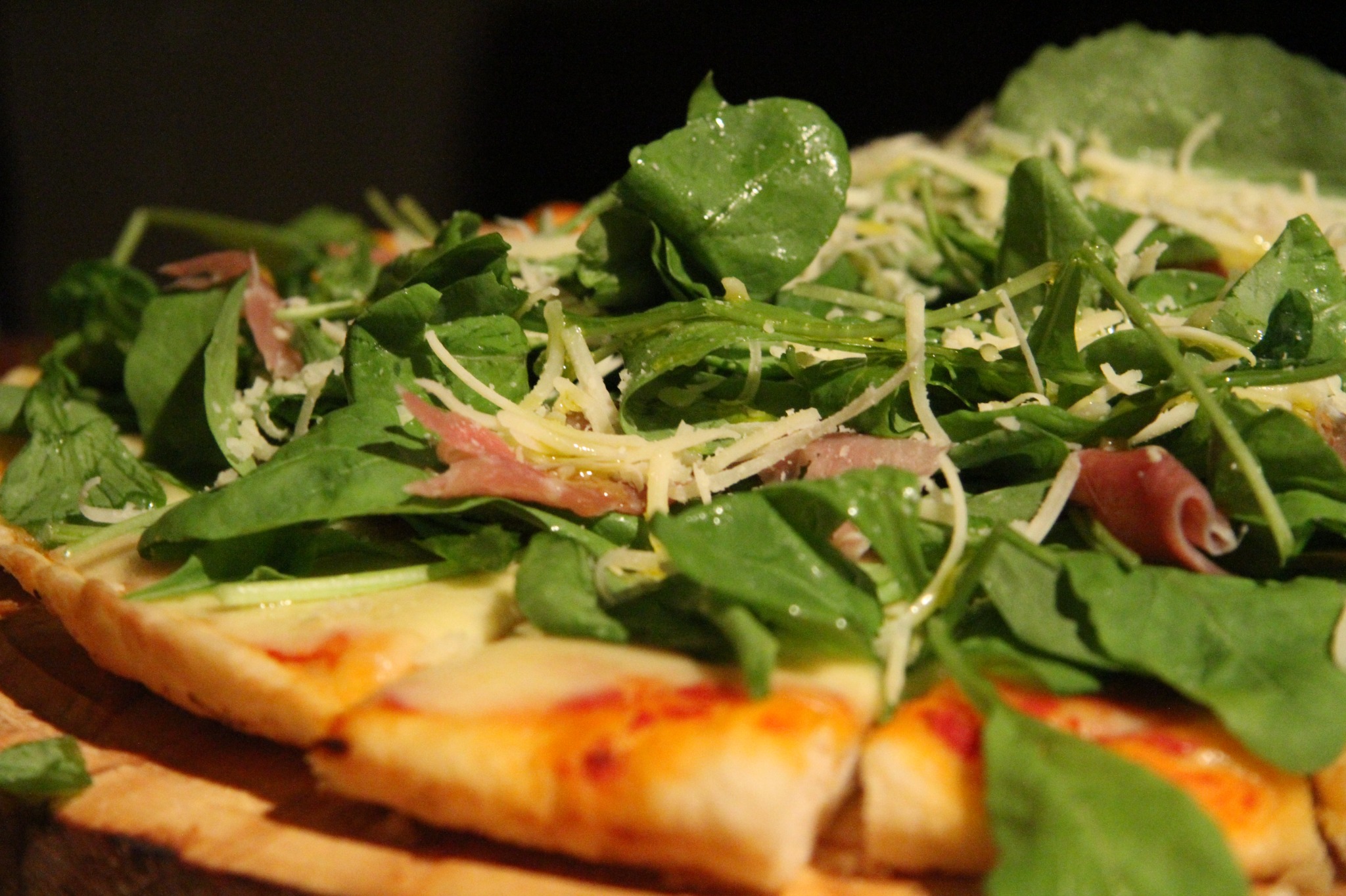 Pizza de rúcula y parmesano de On The Road
